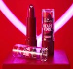 Essence Heart Core Fruity ajakbalzsam 05 Bold Blackberry