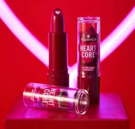 Essence Heart Core Fruity ajakbalzsam 05 Bold Blackberry